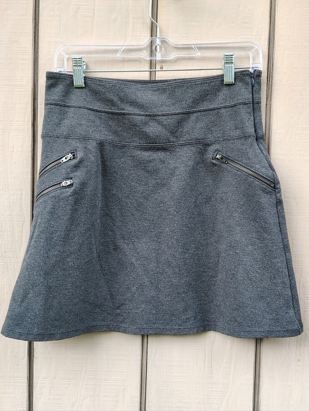 Athleta Moto Gray Athletic Skirt Size 4 Activewear Look Zip Pocket Stretch